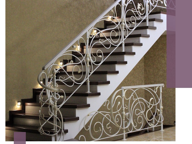 Кованые лестницы под ключ в Новоуральске — изготовление и монтаж