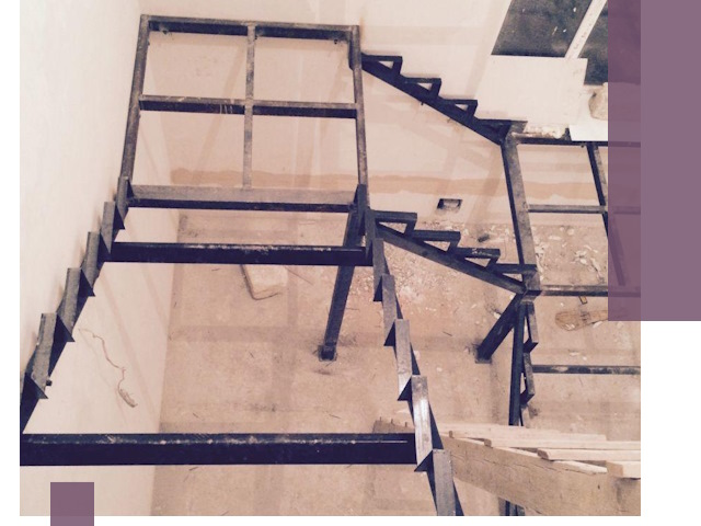 Монтаж лестниц на металлокаркасе в Новоуральске быстро и качественно