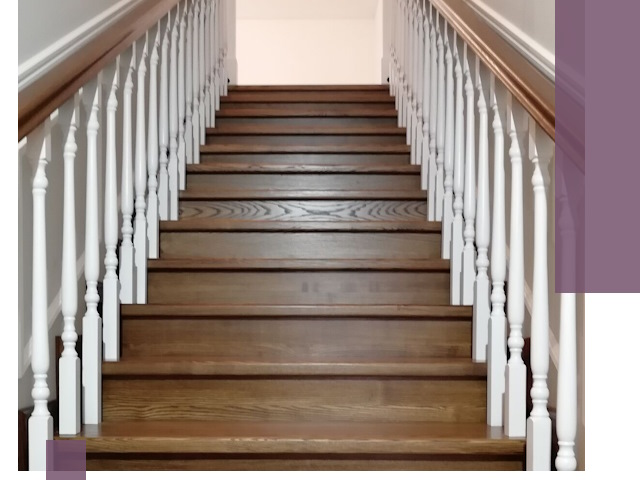 Лестницы из ясеня на заказ в Новоуральске — изготовление и монтаж