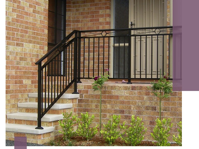 Уличные перила из металла под ключ в Новоуральске