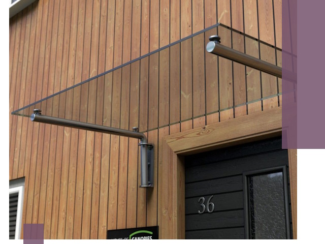 Стеклянные козырьки на входы и фасады в Новоуральске