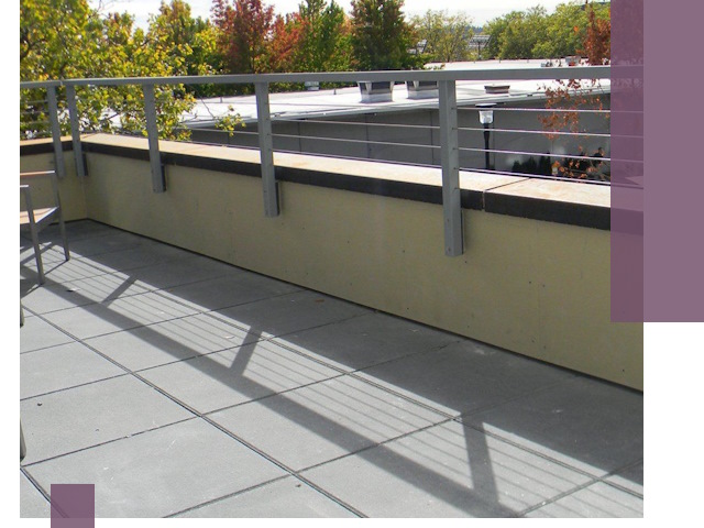 Металлические парапеты под ключ в Новоуральске: монтаж и изготовление