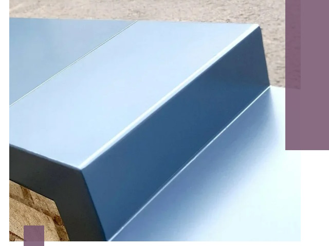 Крышки на парапет в Новоуральске: изготовление и монтаж под ключ