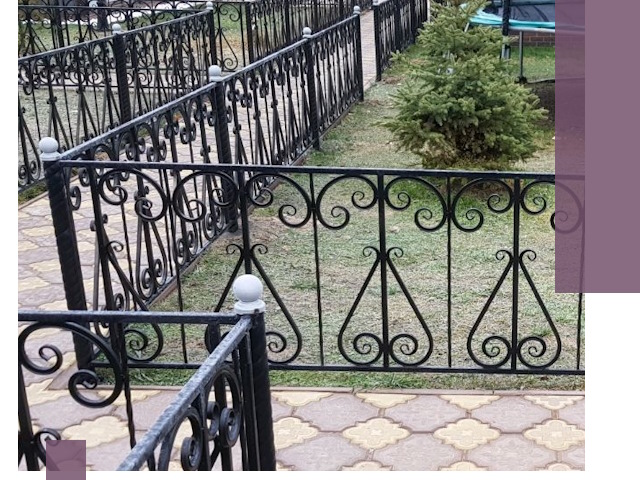 Кованые газонные ограждения под ключ в Новоуральске