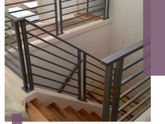 Изготовление поручней из металла и дерева в Новоуральске